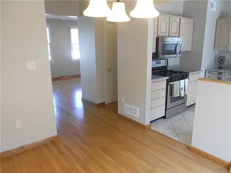 1026 Bingham St — Photo 5