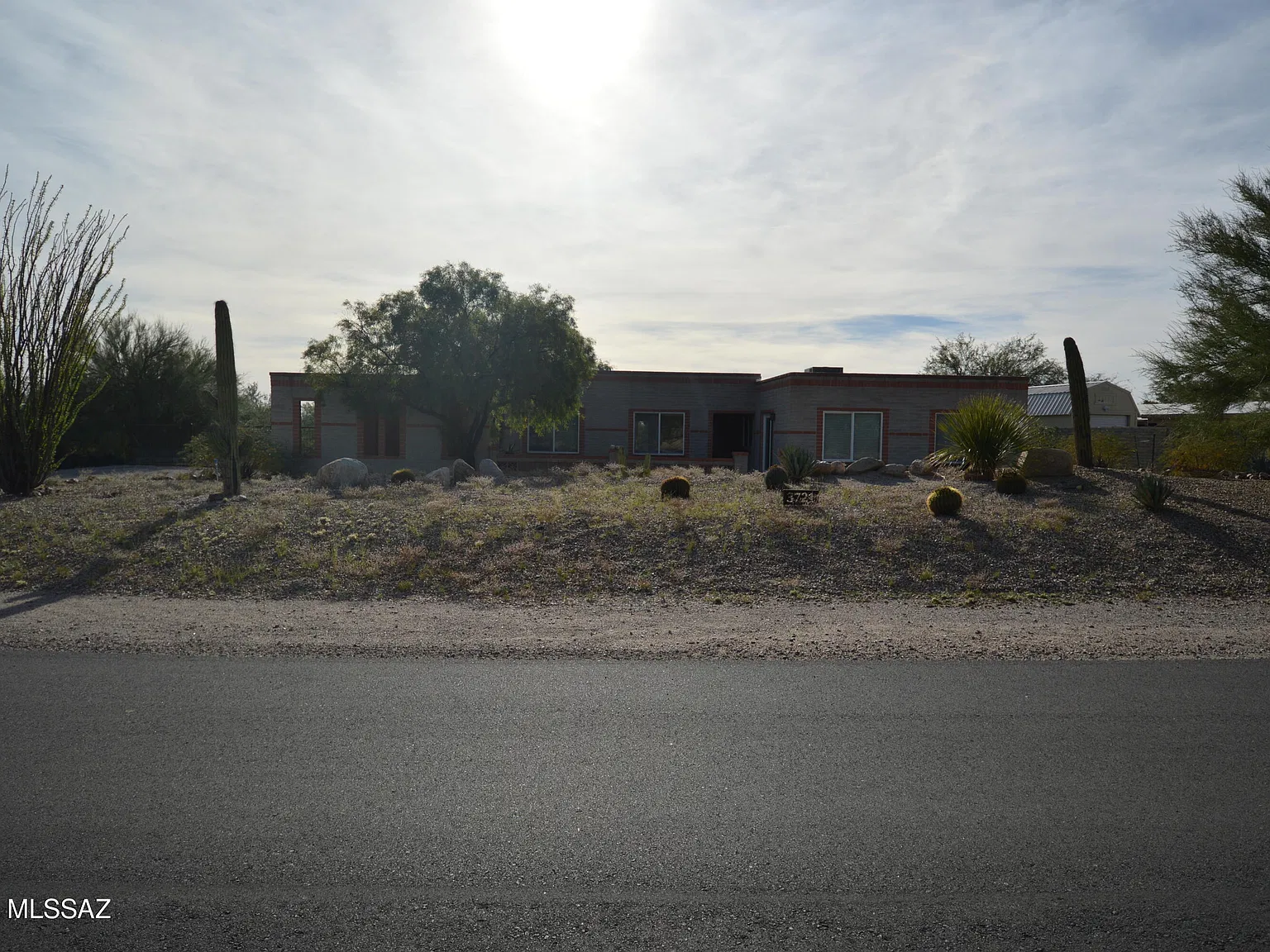 4 bed, 2.0 bath, 2290 sqft, $2,950 — Photo 2