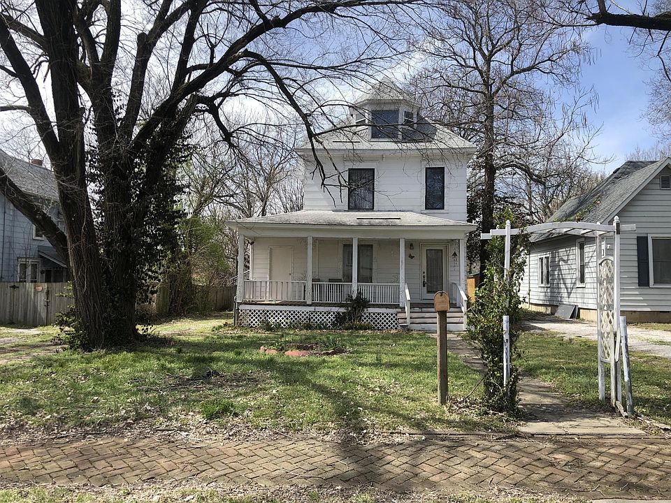 2nd image of 1871 N Main Ave