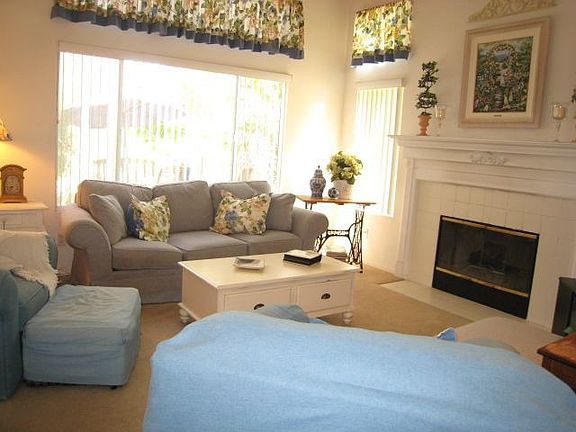 FAMILY ROOM WITH FIREPLACE