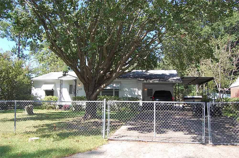 117 Demetree Rd photo 1