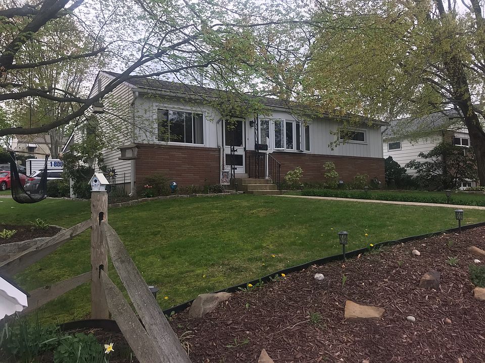 2nd image of 118 Fern Ave