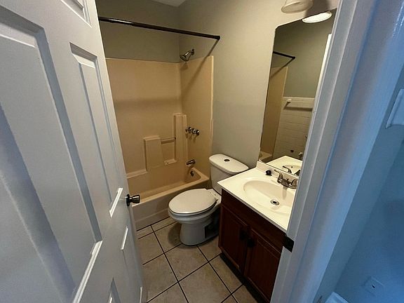 4th image of 220 S Keeneland Dr #A