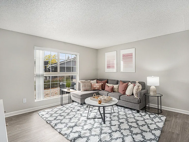 Oakdale Springs Apartments — Photo 30