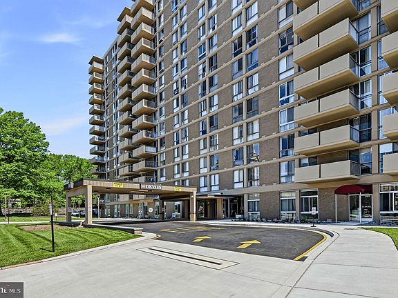 2nd image of 2401 Pennsylvania Ave APT 1017