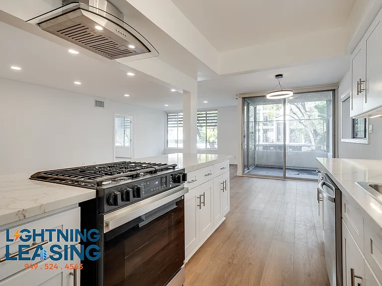 408 N Palm Dr #101 — Photo 24