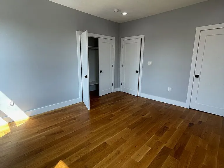 188 Broadway — Photo 5
