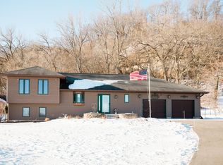 940 Frontage Rd, Dakota, MN 55925