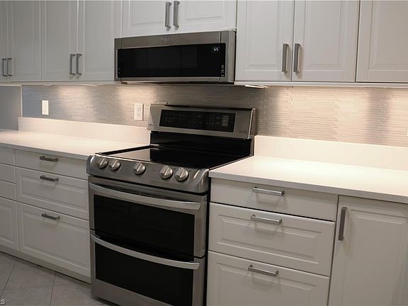 5th image of 21 Mansfield Cir