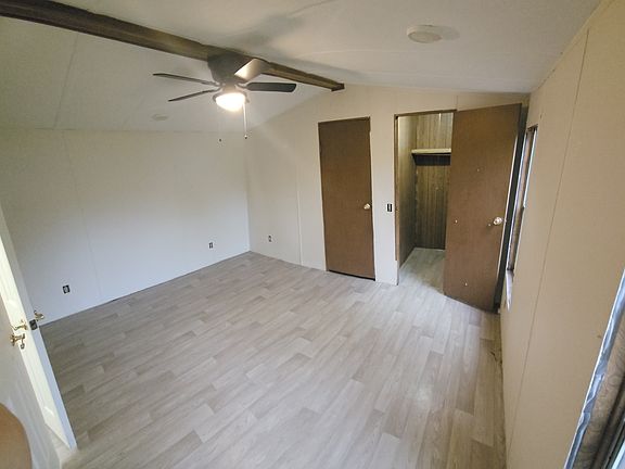 4th image of 8606 Satsuma Ave