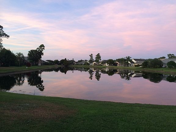 3rd image of 9541 Cypress Dr N