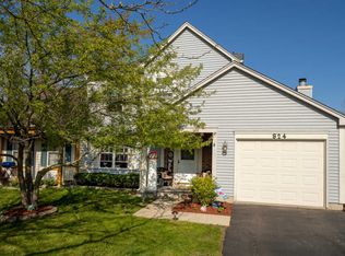 824 Cambridge Dr, Grayslake, IL 60030