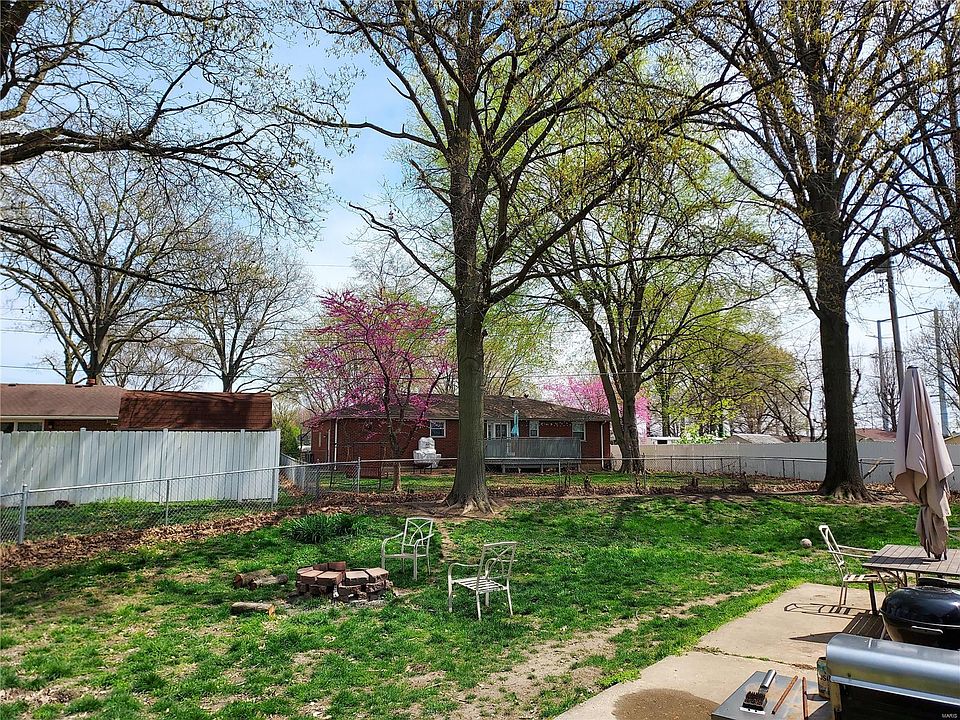 129 Donna Dr, Hartford, IL 62048 Zillow