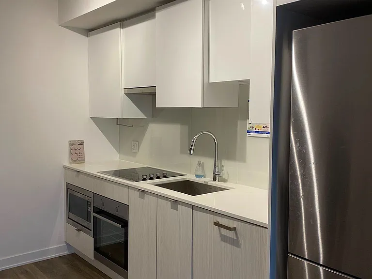 195 Redpath Ave #2205 — Photo 31