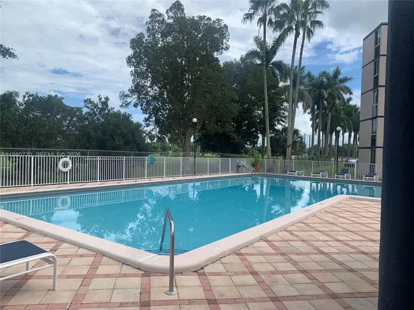 (undisclosed Address), Hialeah, FL 33015