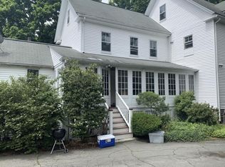 330 South Rd APT 2, Bedford, MA 01730