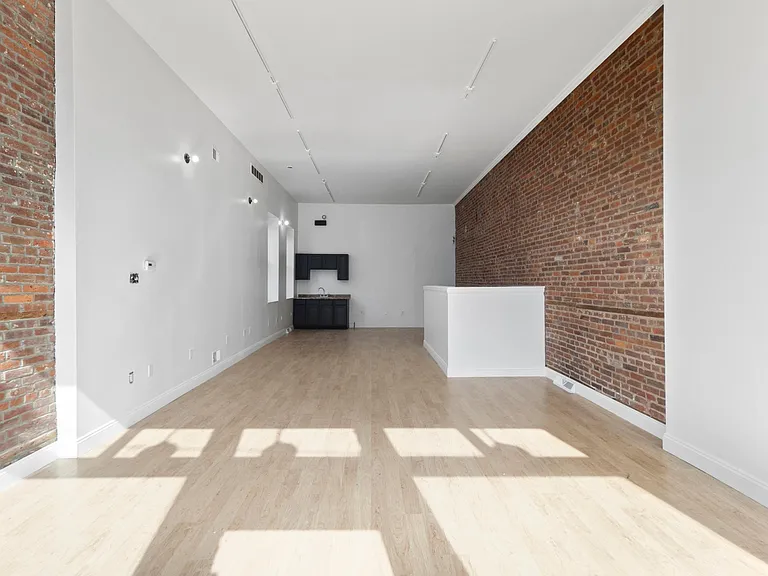 3401 Butler St #1 — Photo 4
