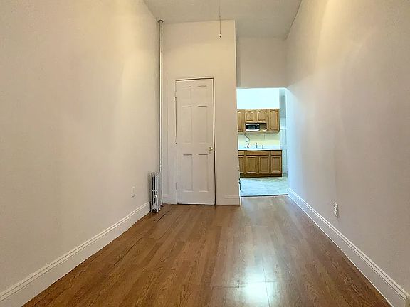3rd image of 276 Irving Ave APT 2L
