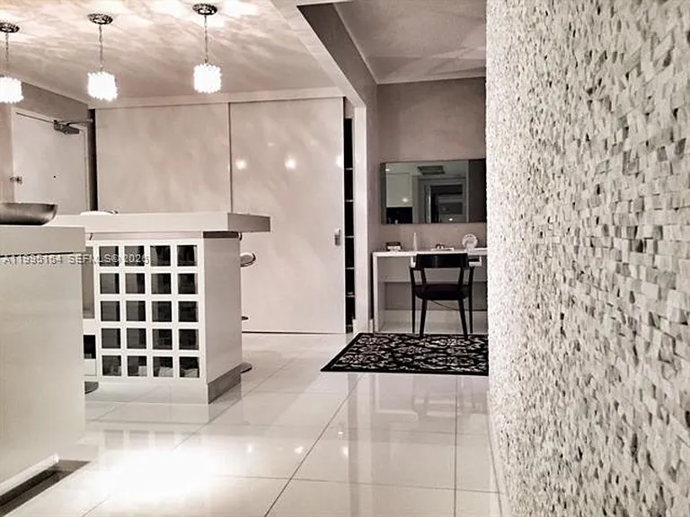 2301 Collins Ave #1507 — Photo 15
