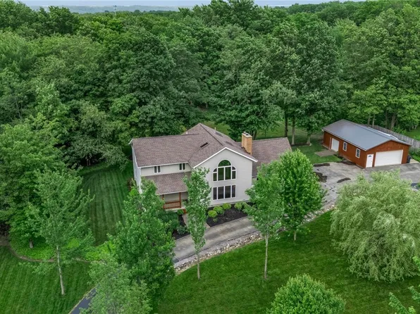 1412 Center St, East Aurora, NY 14052