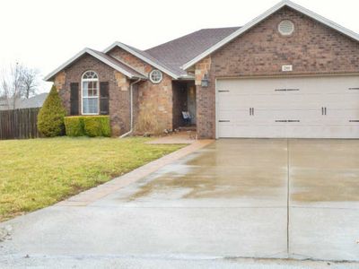 295 Park Cir, Sparta, MO, 65753