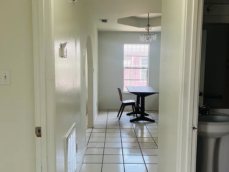 405 S Tio Ave — Photo 15
