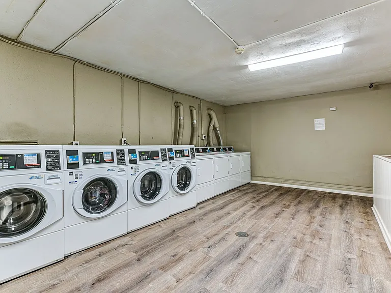 Oak Ridge Apartments — Photo 10