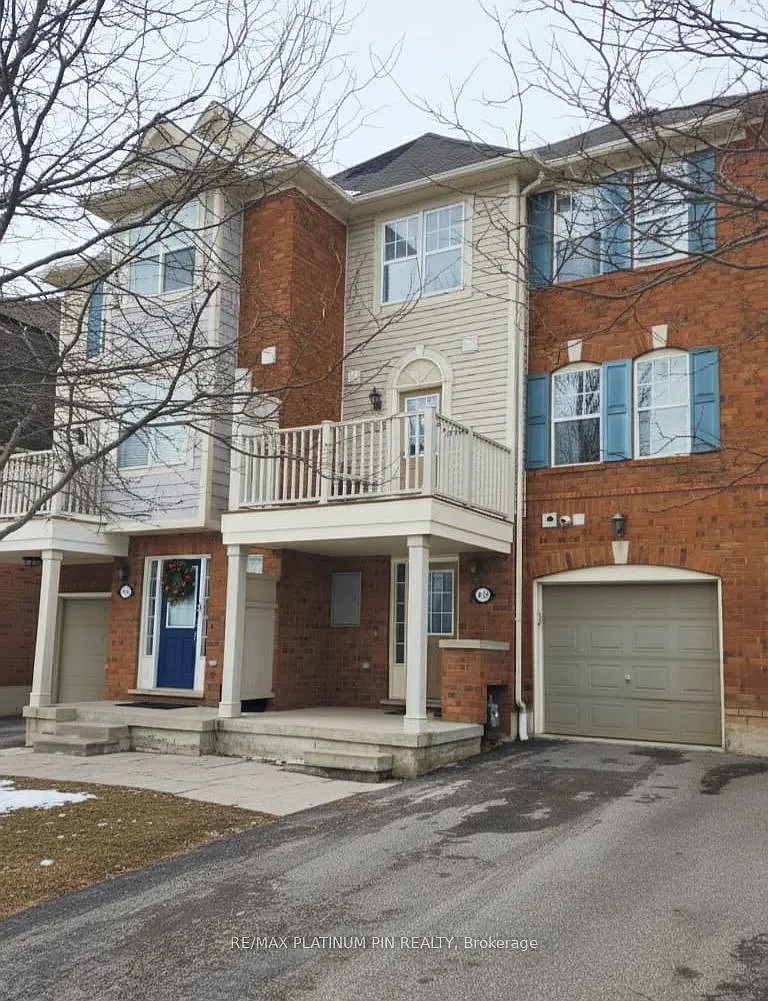 3165 Stornoway Cir photo 1