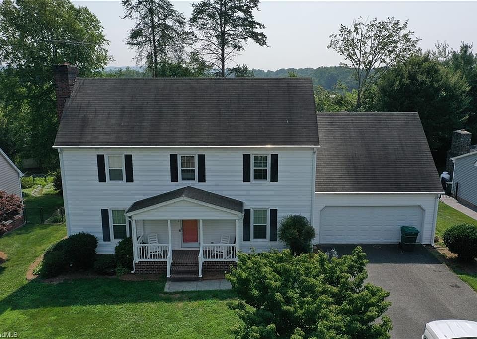 1st image of 1694 Woodbury Ln