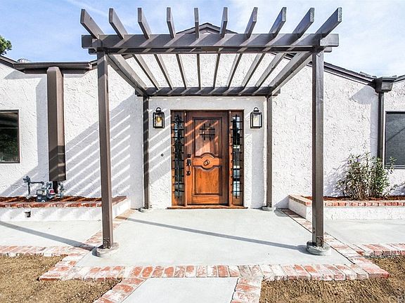 3rd image of 8130 Coldwater Canyon Ave