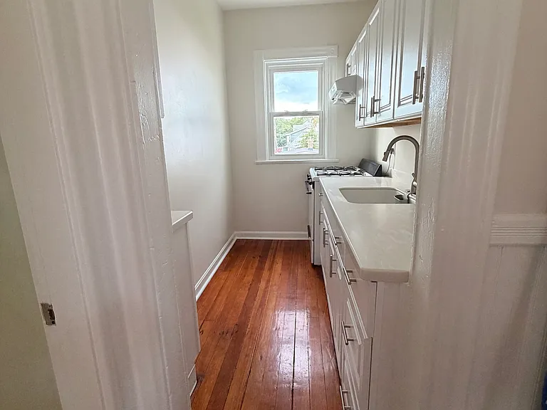 255 Shaw St #2 — Photo 3