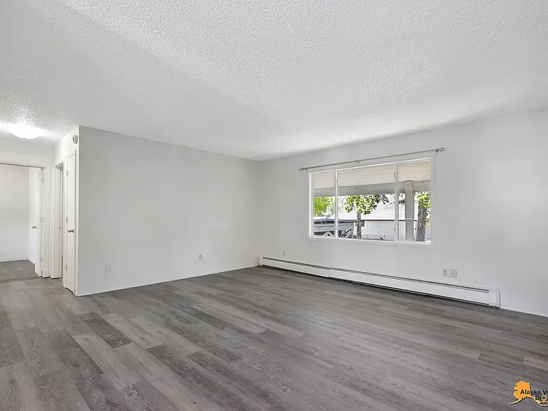 1121 Latouche St — Photo 6