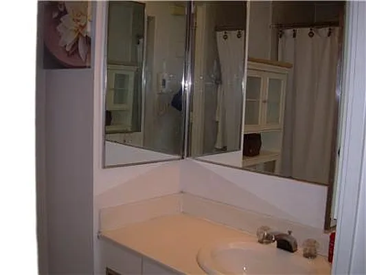 Rented by R New York | media 1