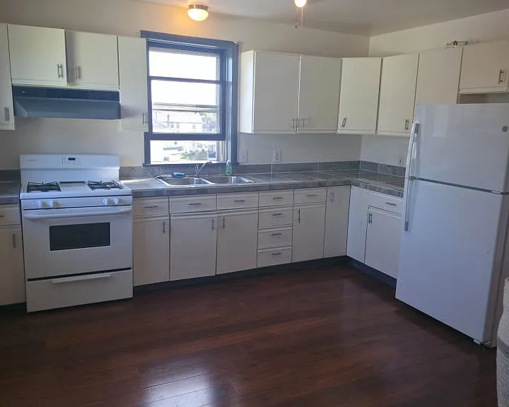 134 Nicholson St #2 — Photo 1