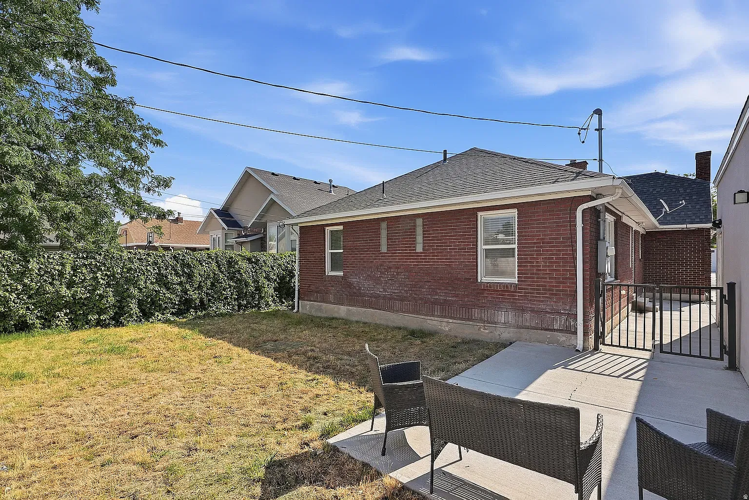 4 bed, 2600 sqft, $2,600 — Photo 4