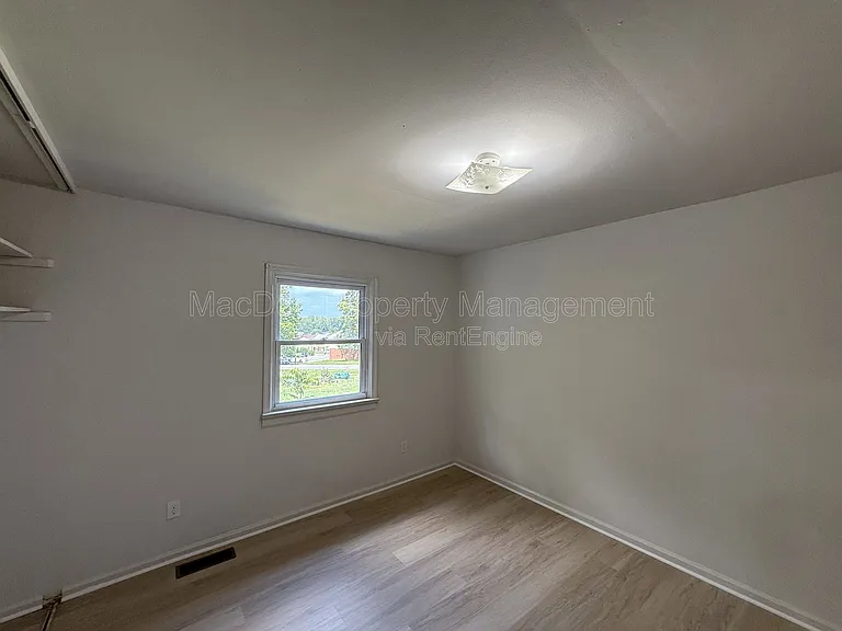 809 Denton Cir — Photo 25