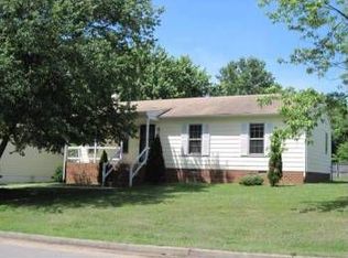 6100 Hunterstand Ln, North Chesterfield, VA 23237