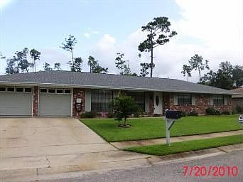 1st image of 6 Briarwood Cir