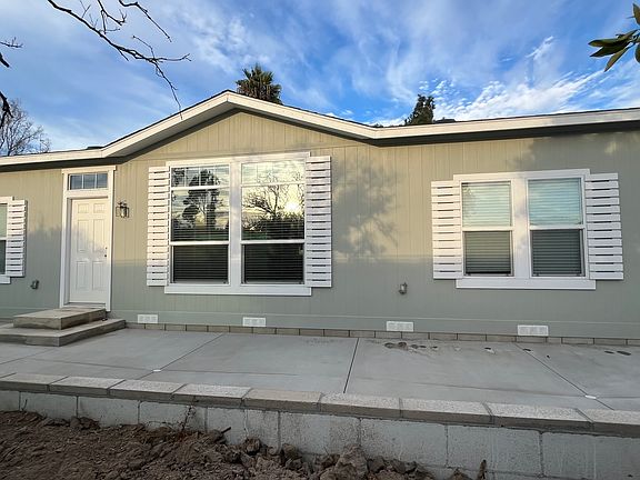 3rd image of 2218 Willowbrook Dr