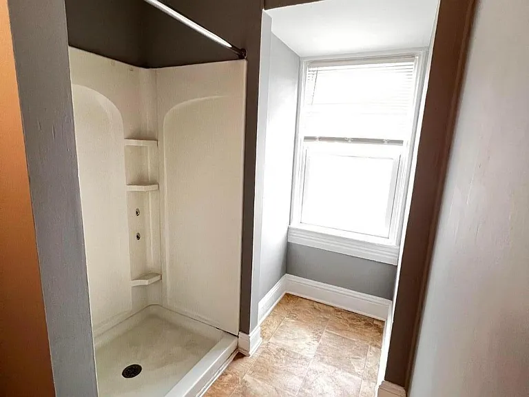 406 N Queen St #4 — Photo 10