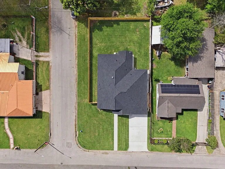 7040 Kinney St — Photo 33
