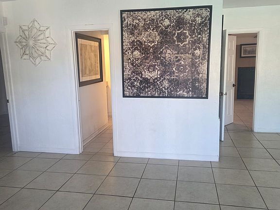 5th image of 44937 Redwood Ave