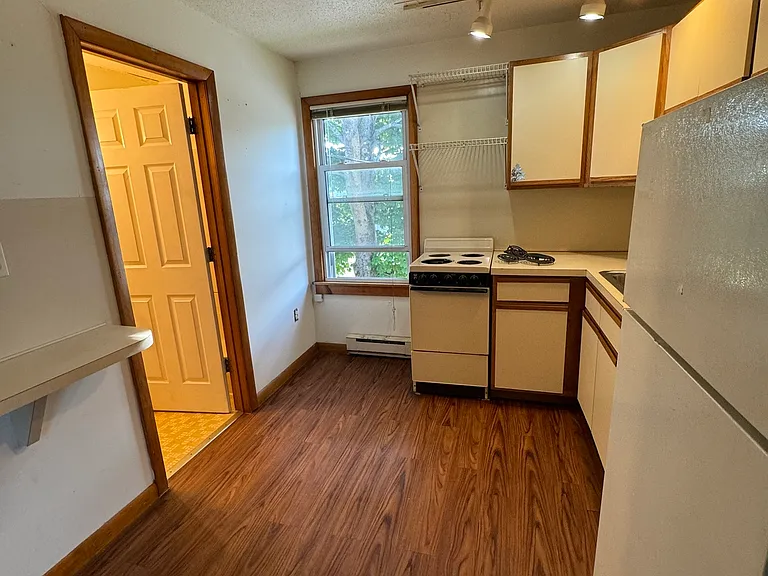 49 Ledyard Ave #4 — Photo 4