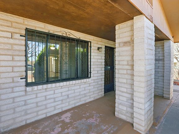 3rd image of 316 Camino Seis SW