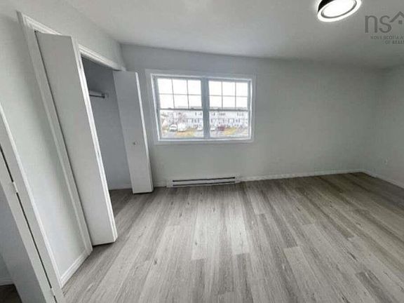 4th image of 9 Campeau Ct