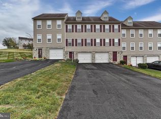 2712 Woodmont Dr, York, PA