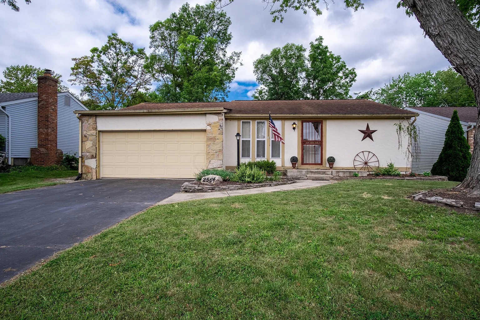 2564 Dolores Dr photo 1
