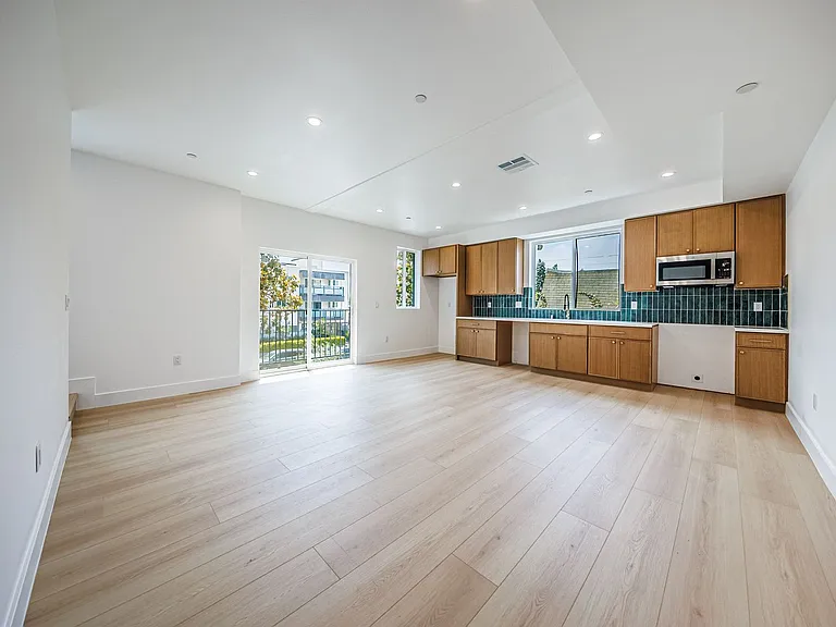 1063 S. Corning St. — Photo 42