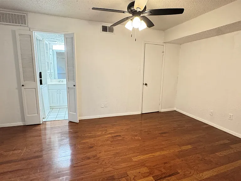9811 Walnut St #F207 — Photo 5
