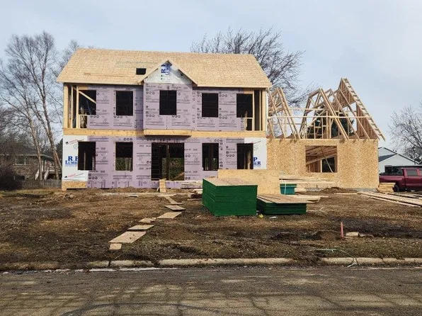 6960 Academy Trl, Rockford, IL 61107